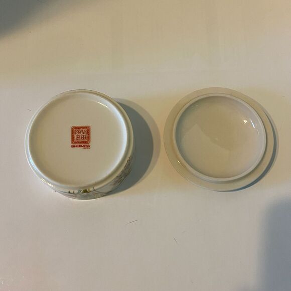 Shibata Porcelain Powder Box Marked Flowers Butterfly Floral Flower - Picture 6 of 9